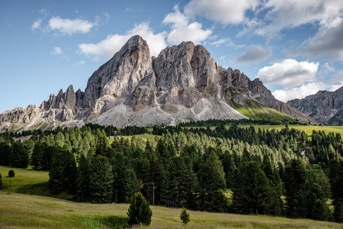 acrylic-print-imposing-mountain-landscape