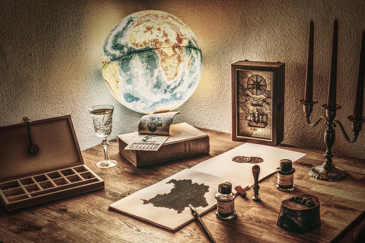 modern-3-piece-canvas-print-antique-desk