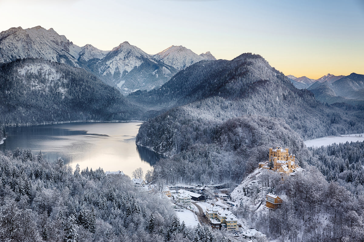 framedposter-print-neuschwanstein-castle-in-ammergebierge