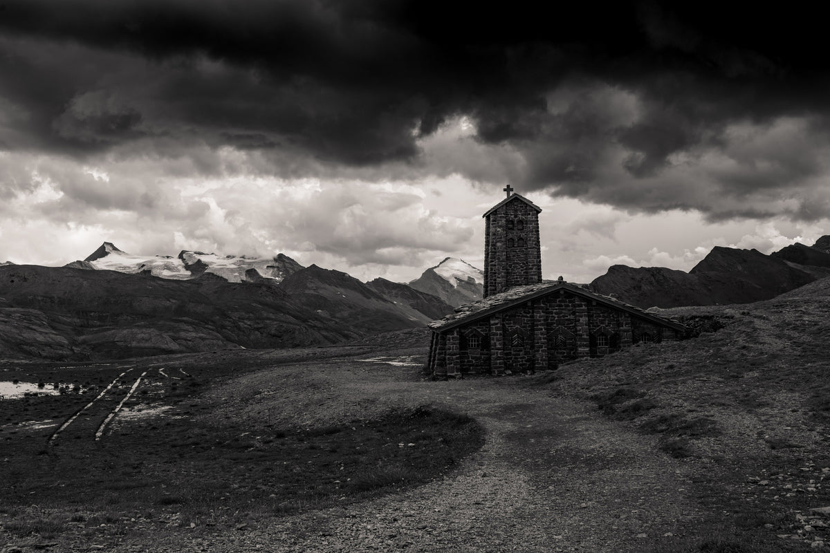framedcanvas-print-black-and-white-photography