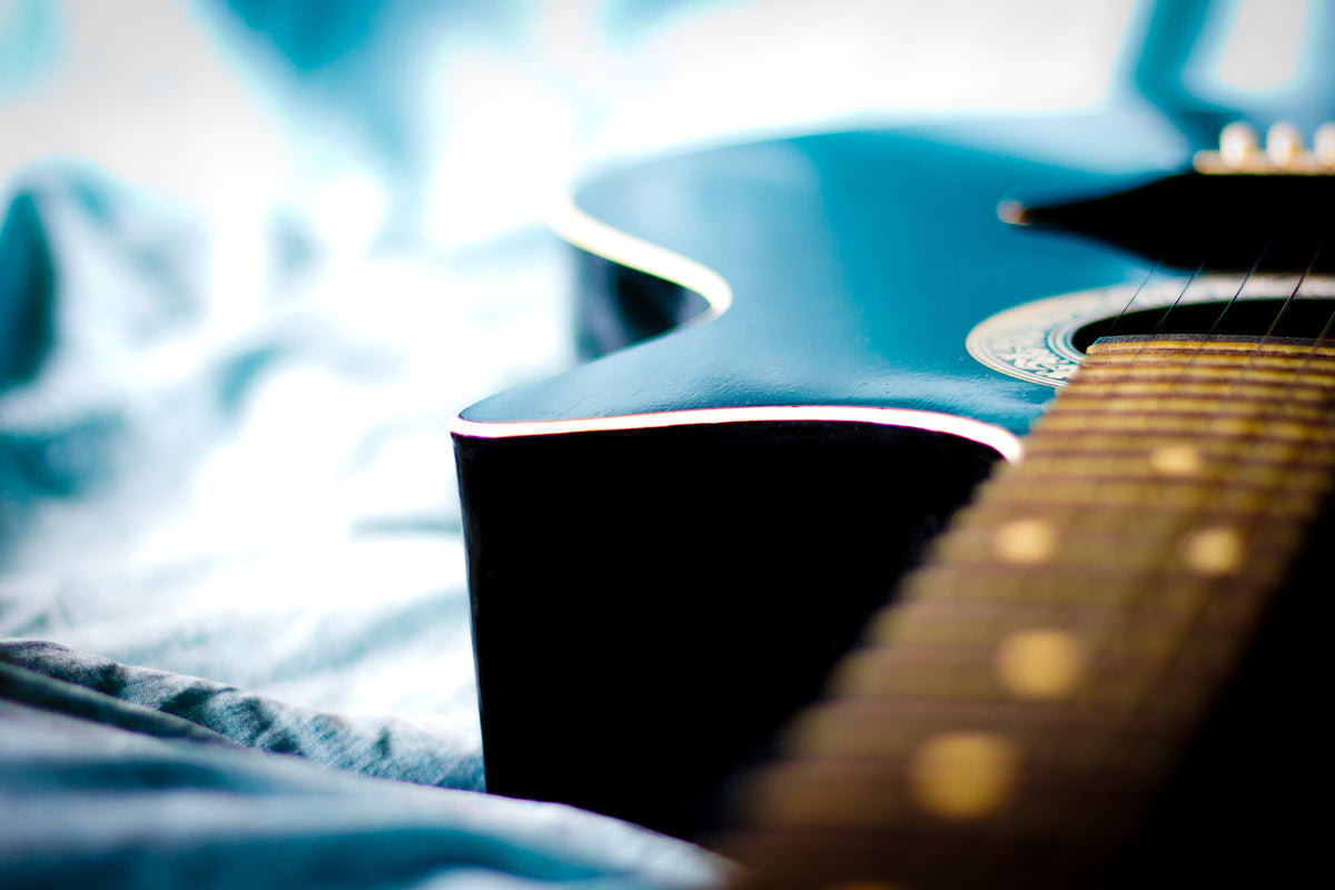 canvas-print-close-up-guitar